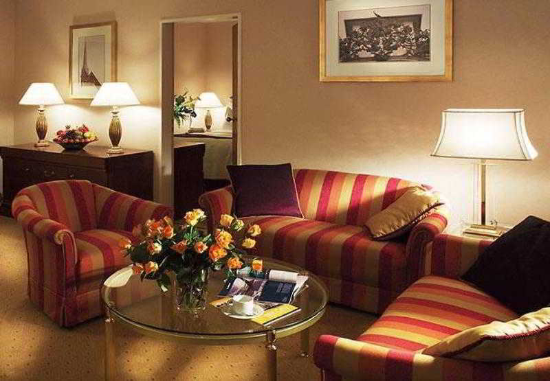 Renaissance Zurich Hotel Стая снимка